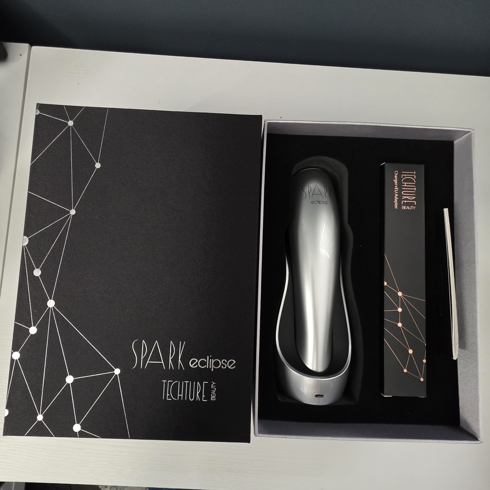 SPRING SALE!! Skin Tightening Red/Blue Light Treatment Device